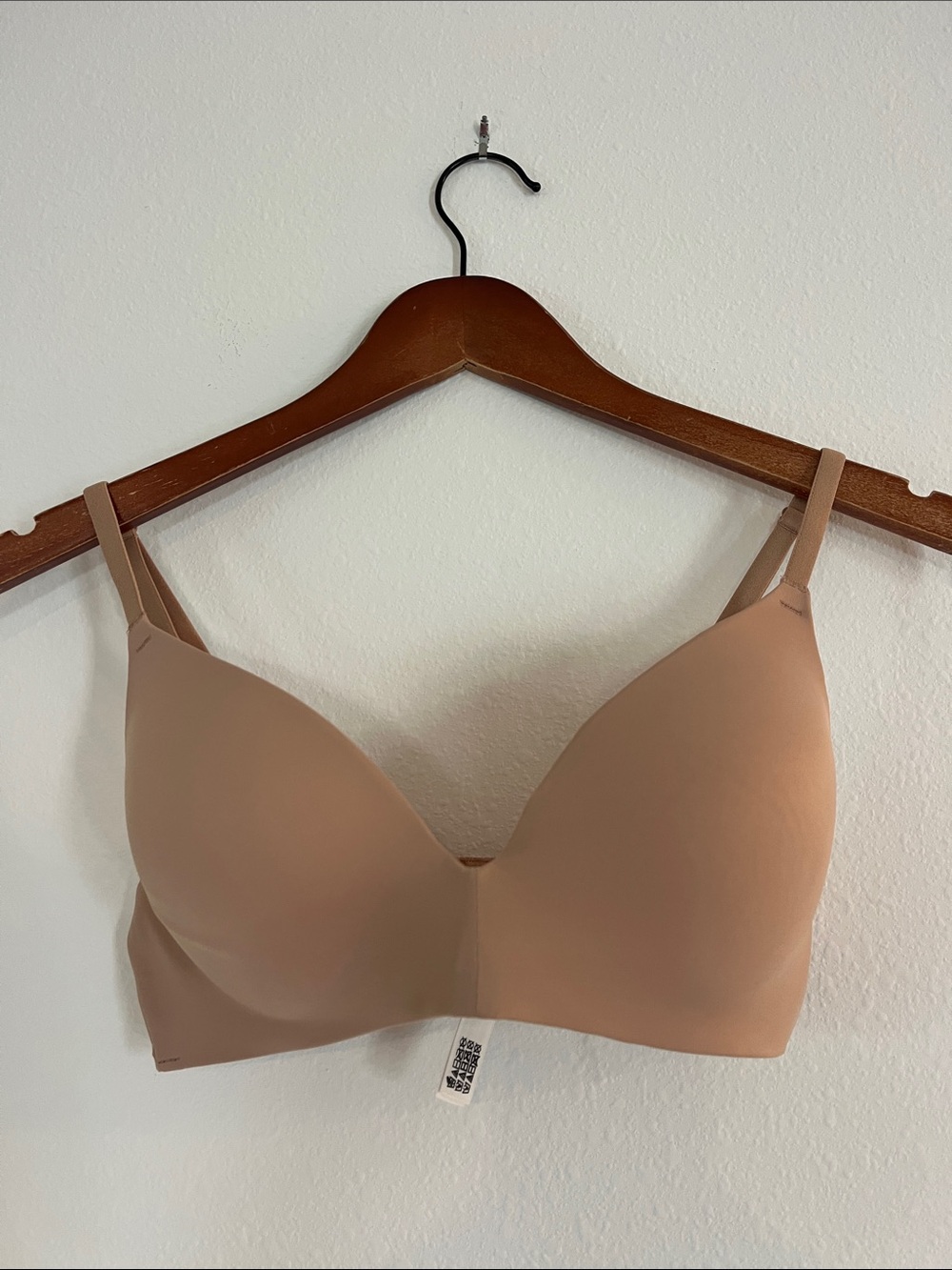 PINK VICTORIA’S SECRET Nude Wear Everywhere Wireless Lightly Lined Bra 32D